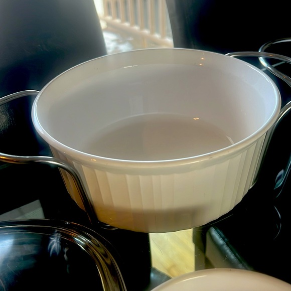 Corningware French White Casserole/serving set 9 pieces incl serving racks - Picture 4 of 7